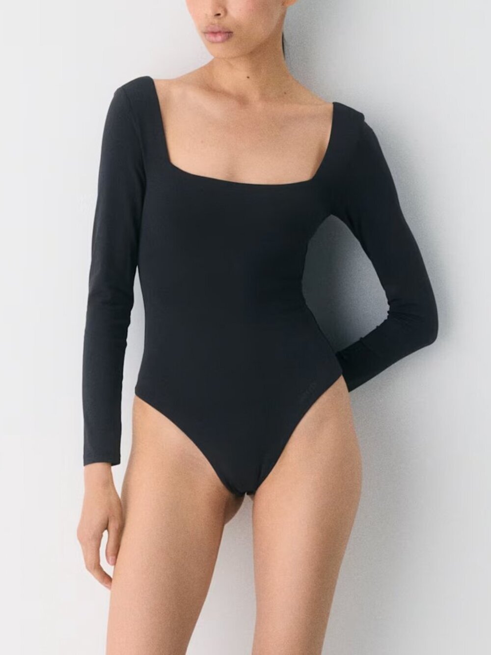 Aritzia Babaton Black Contour Long Sleeve Bodysuit Size XS